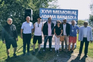 na zdjęciu goście Regat Żeglarskich na Jeziorze Żywieckim