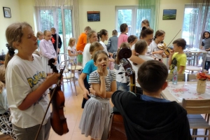 dzieci podczas próby