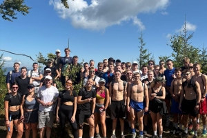 STUDENCI NA BESKIDZKICH SZLAKACH - zdjęcie11