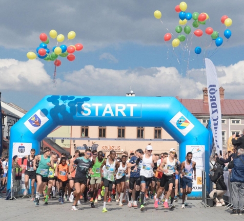 DZIĘKUJEMY, ŻE BYLIŚCIE Z NAMI PODCZAS PÓŁMARATONU żYWIECKIEGO!